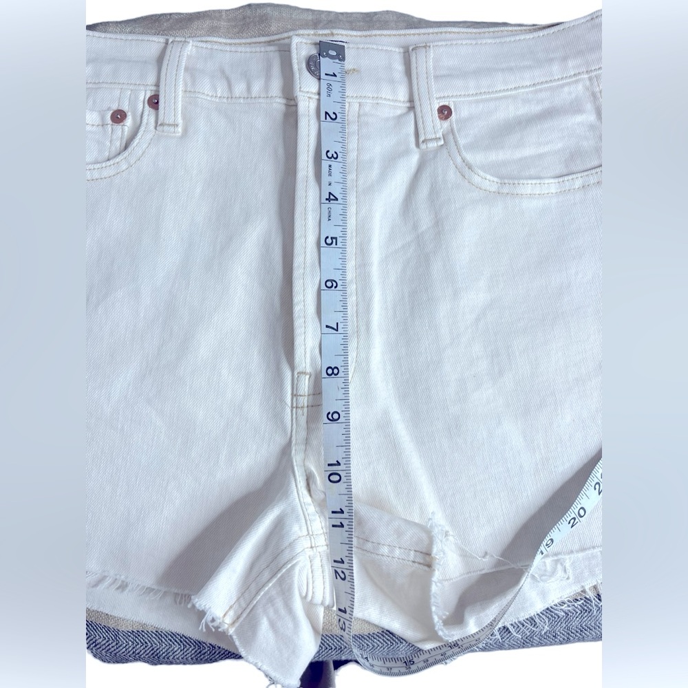 GAP Cheeky High Rise Denim Shorts Off White Cream Frayed Hem Size 10 - Picture 8 of 15